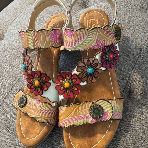 L'Artiste sling back sandals embossed 3D florals AROMAS SZ 10 41) Western French - Picture 11 of 16